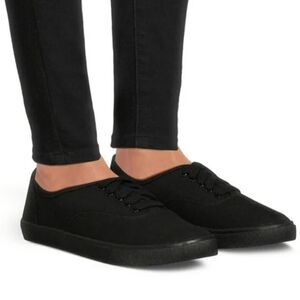 BRAND NEW JUST BE WOMEN"S  LACE-UP SNEAKER